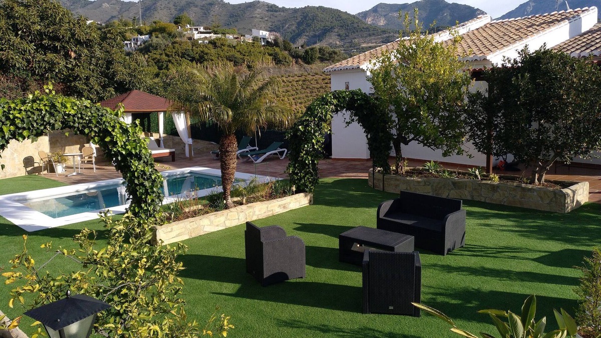 Frigiliana Villa | Lopera Cave Apartment with View