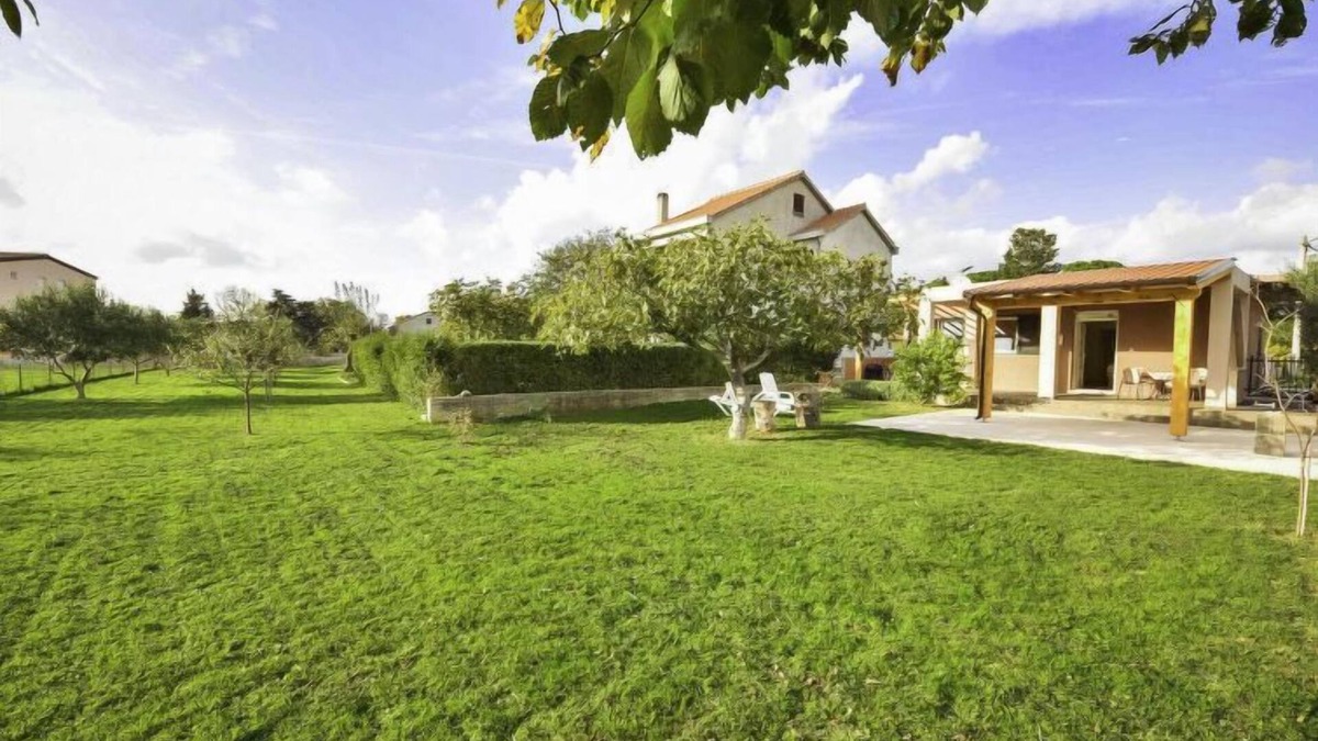 Privlaka House | Lorenzo by Interhome