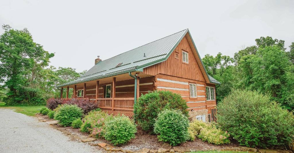 Helmsburg House | Lorettas Cabin