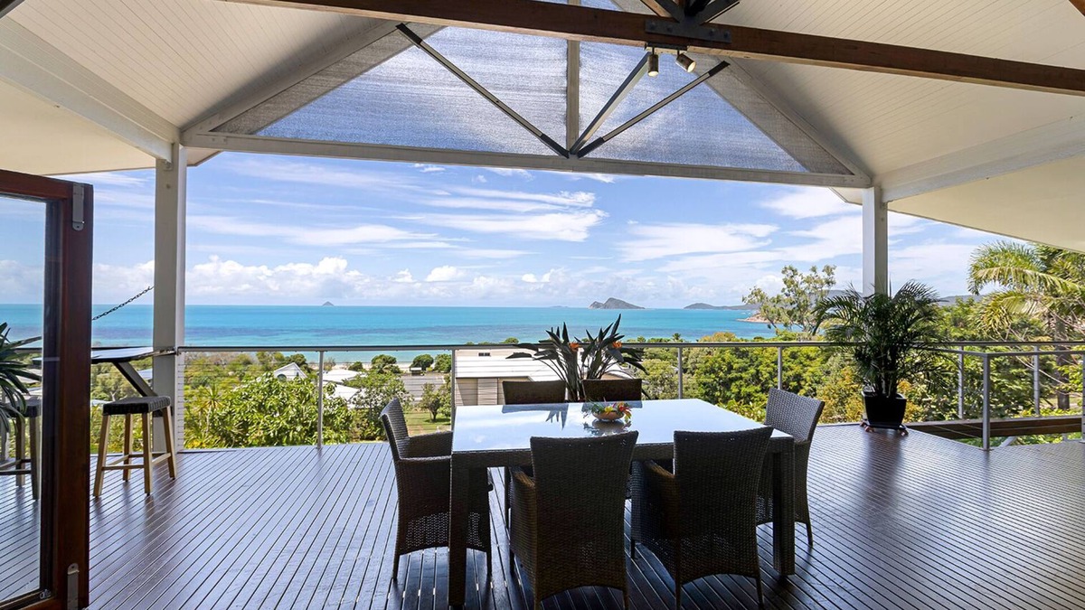 Hideaway Bay House | Lorikeet Lodge-Private Tropical Hideaway-Panoramic views-Pool and mtrs to beach
