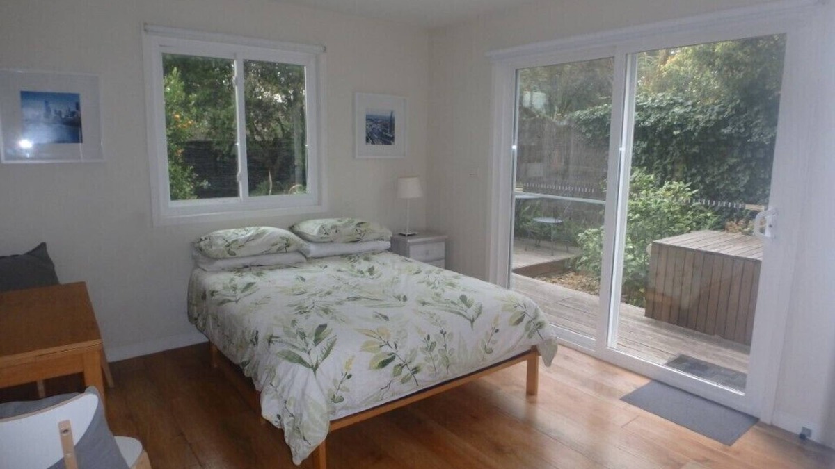 Mordialloc Apartment | Lorikeet Studio Apartment - 7 night minimum stay