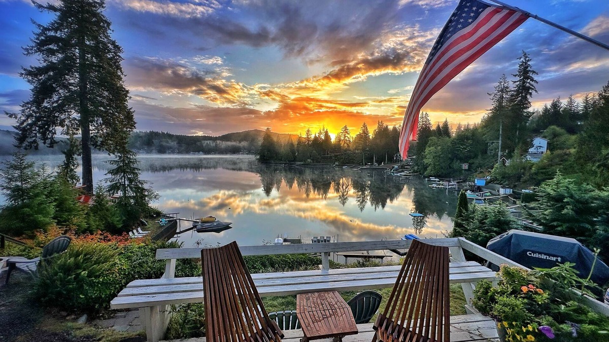 Shelton Cabin | Lost Lake Love Shack, a great place to make memories with friends & family!