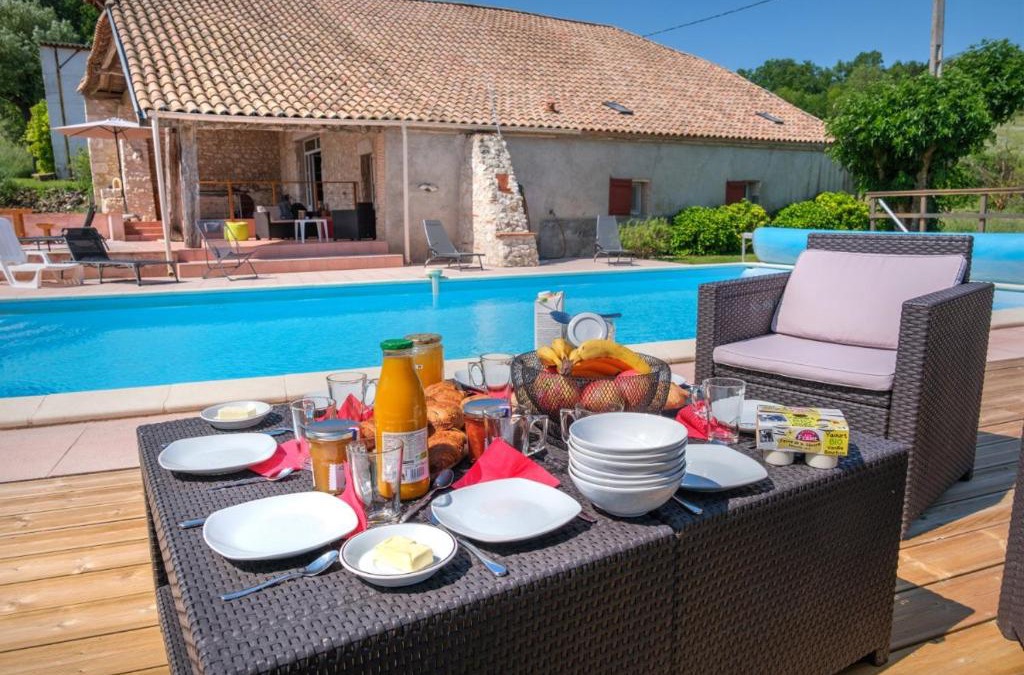 Castelmoron-sur-Lot Villa | Lot & Garonne - Magnifique gîte de groupe avec piscine et vue panoramique en pleine campagne Proche Agen
