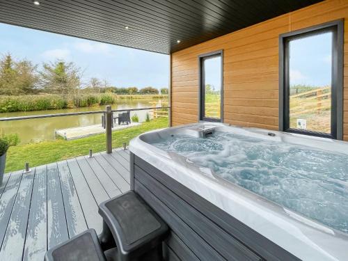 Louth House | Lotties Lodge - Uk49905