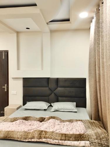 Mohal House | Lotus Inn River View