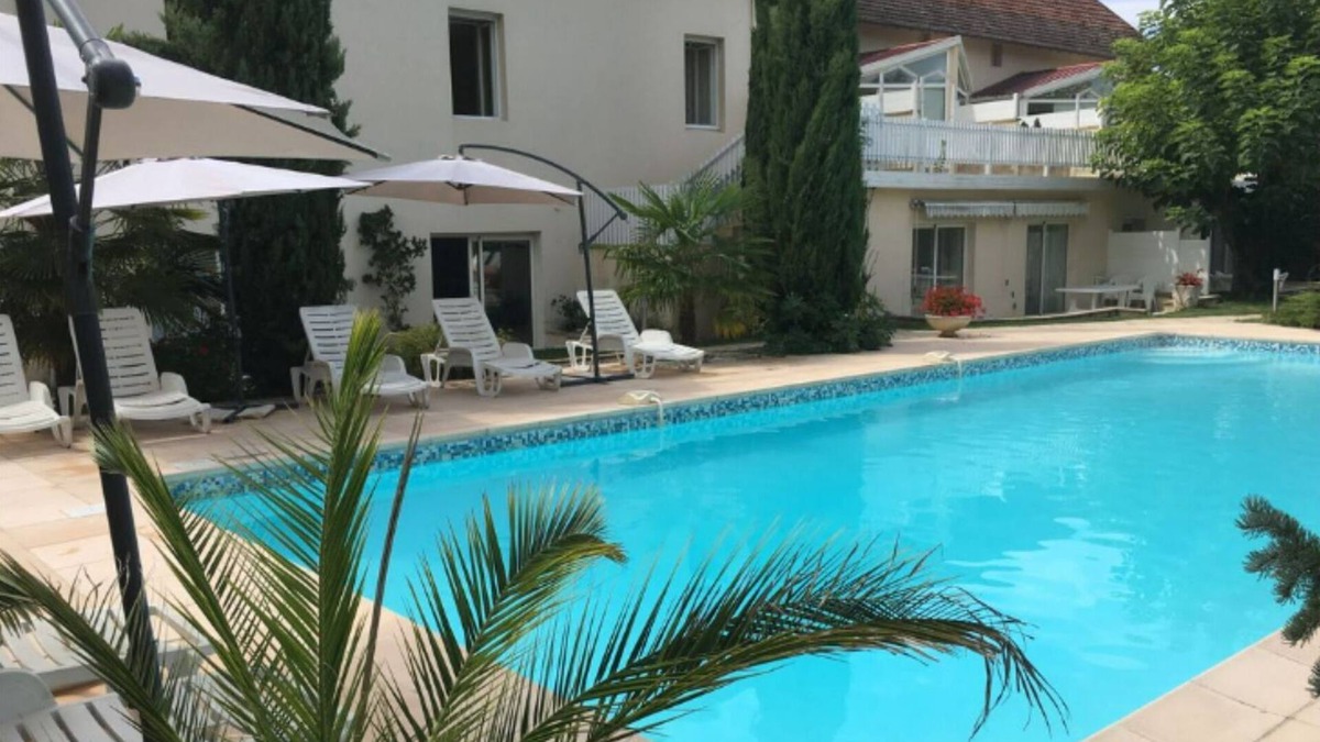 Les Aubugues Apartment | Loue Agréable T4 de 120 m2 Avec Piscine Pour 6/8 p