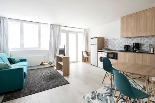 Vanves Apartment | Louis Vicat 6 - CI - Ideal apartment for 4 Paris Expo Porte de Versailles