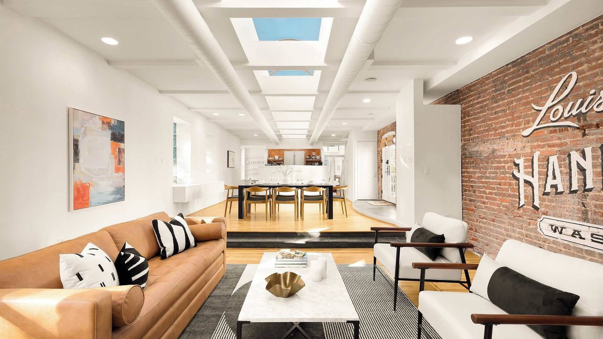Mount Vernon Square Apartment | Louise Hand Laundry | Logan Circle | Rare & Iconic