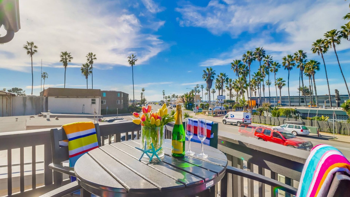 Ocean Beach Condo | Loungin 1 across the street from dog beach in Ocean Beach! Duplex!