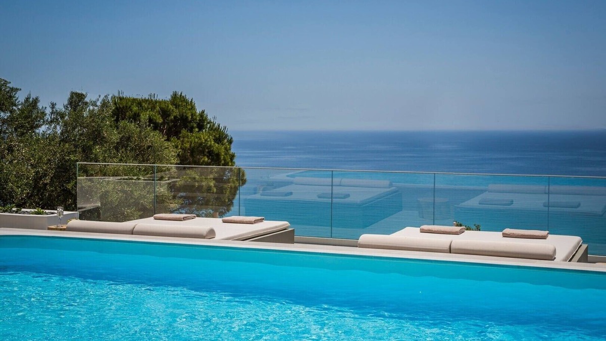 Mousata Villa | Lourdas White Villa