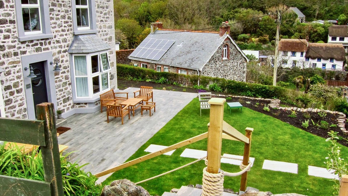 Cadgwith House | LOUVAIN, family friendly, luxury holiday cottage in Ruan Minor