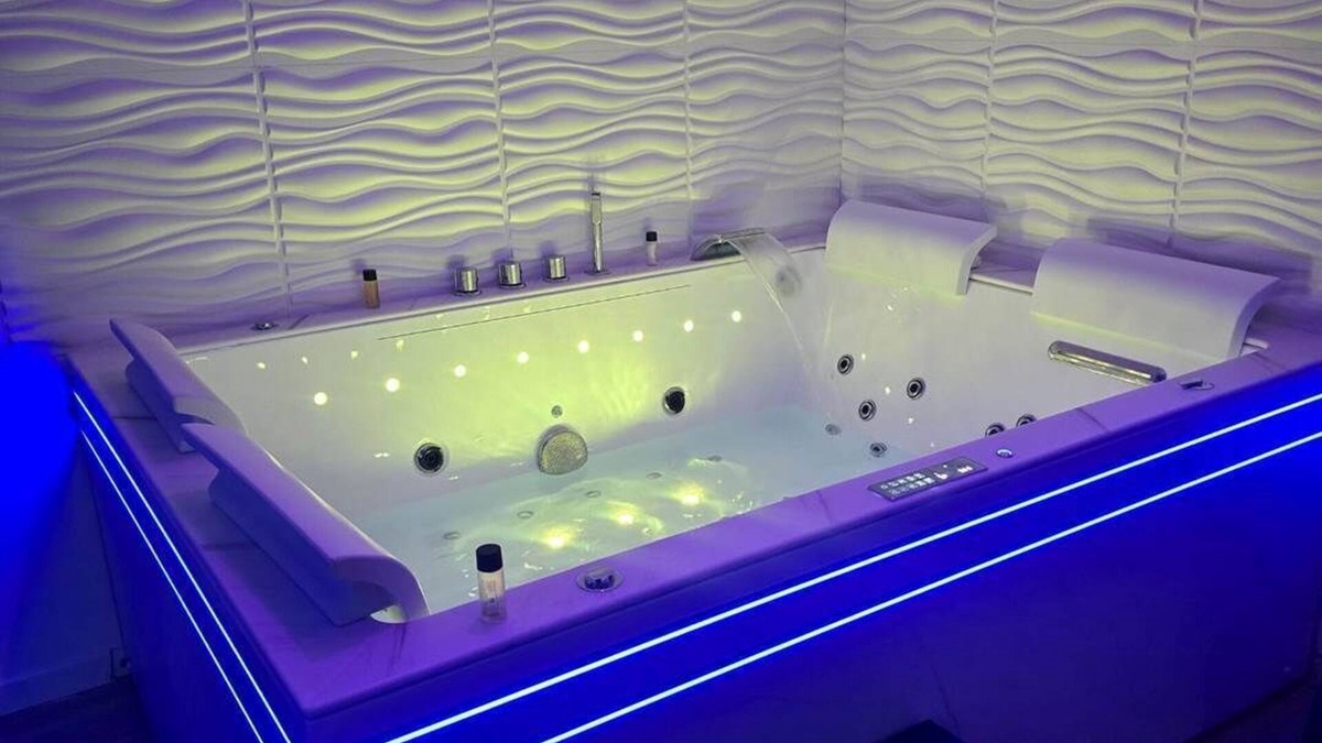 Brachy Apartment | Love Room, Maison 60m2 Balnéothérapie, Sauna, Siège Massant et Pièce Secrète