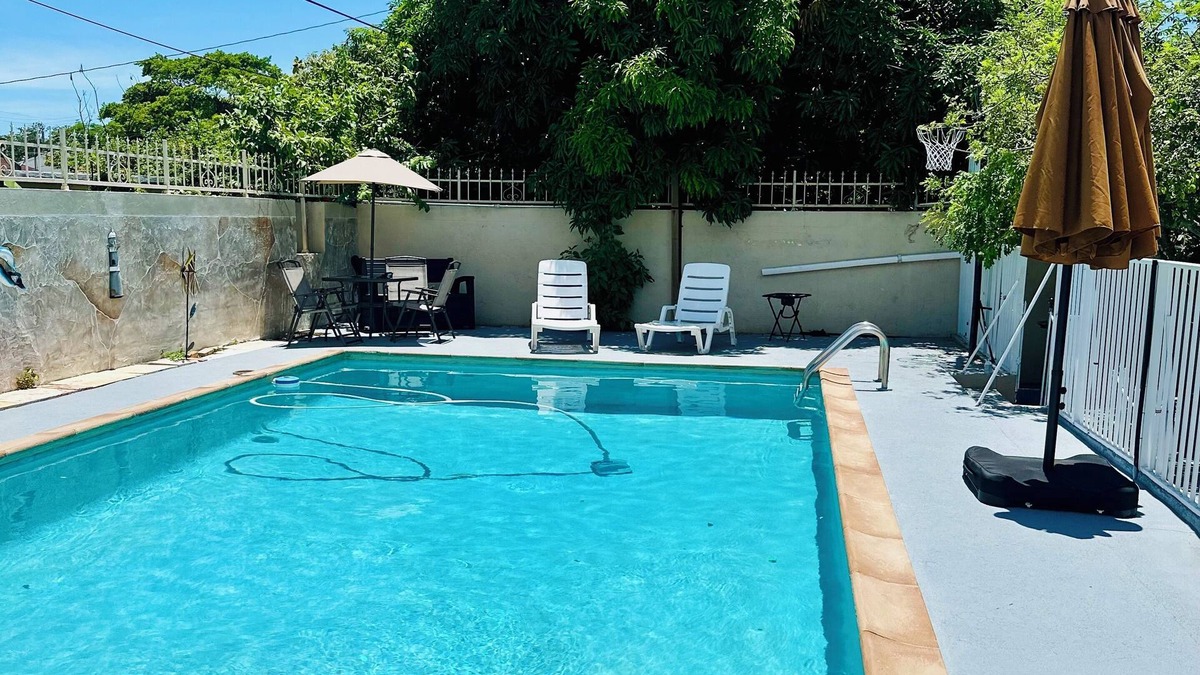 West Little Havana House | Love Story 2-bedroom pool house in Miami with free parking & BBQ