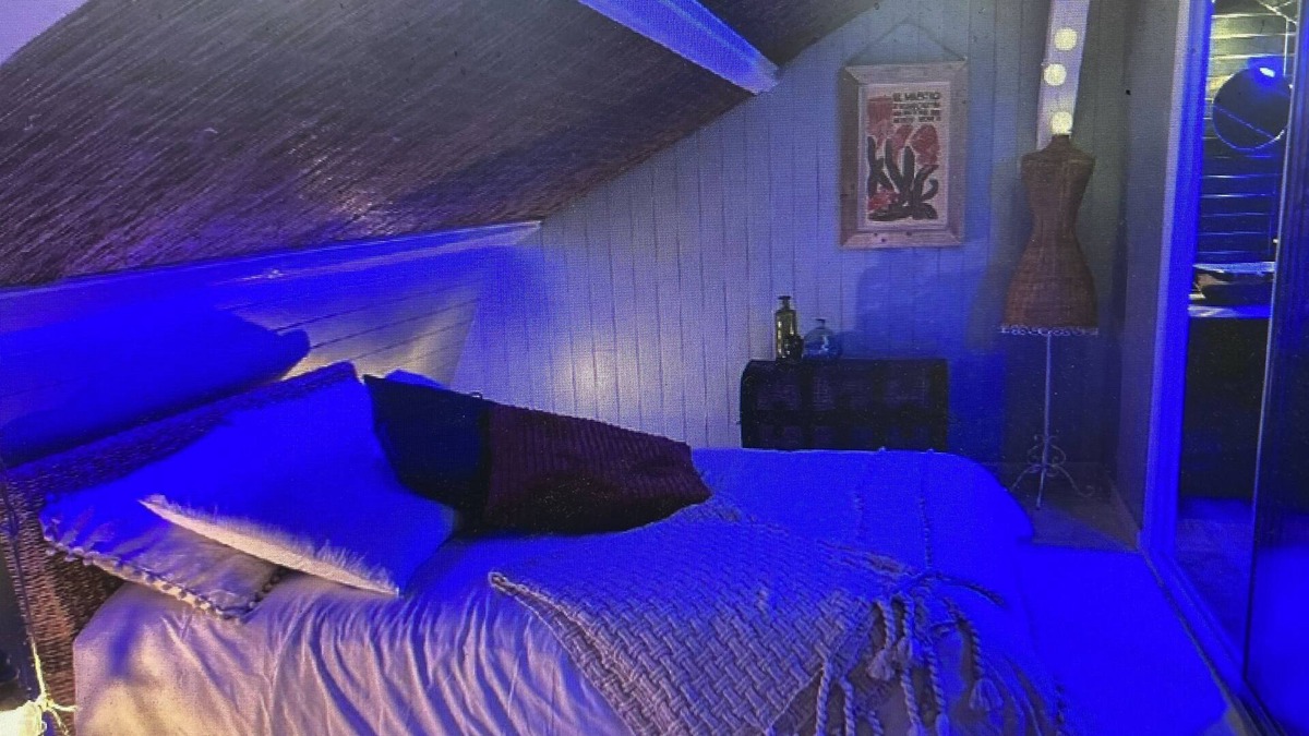 Jouarre Bed & Breakfast | love studio for couples