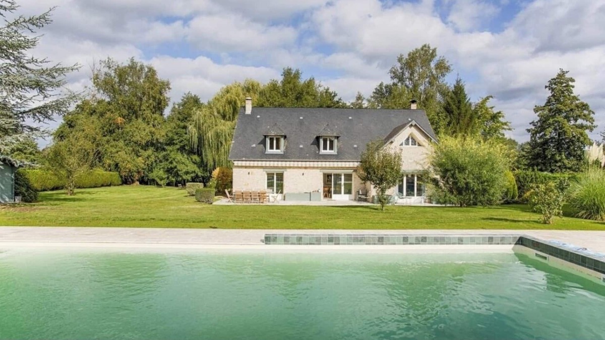 Saint-Etienne-la-Thillaye House | Lovely spacious villa with sauna pool and garden