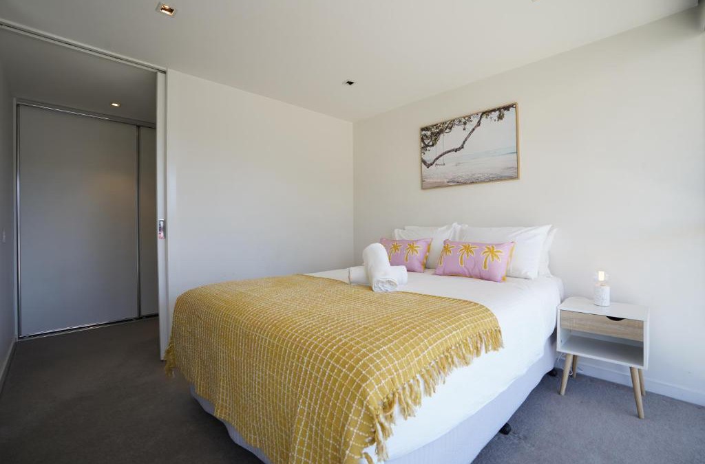 Hawthorn Apartment | lovely 1 Bedroom apt + Free parking