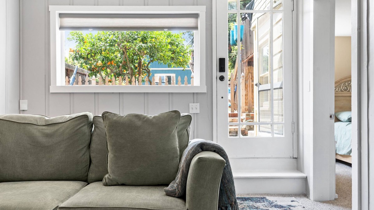 Alameda House | Lovely 1-bedroom Oasis with Patio/Private Entry