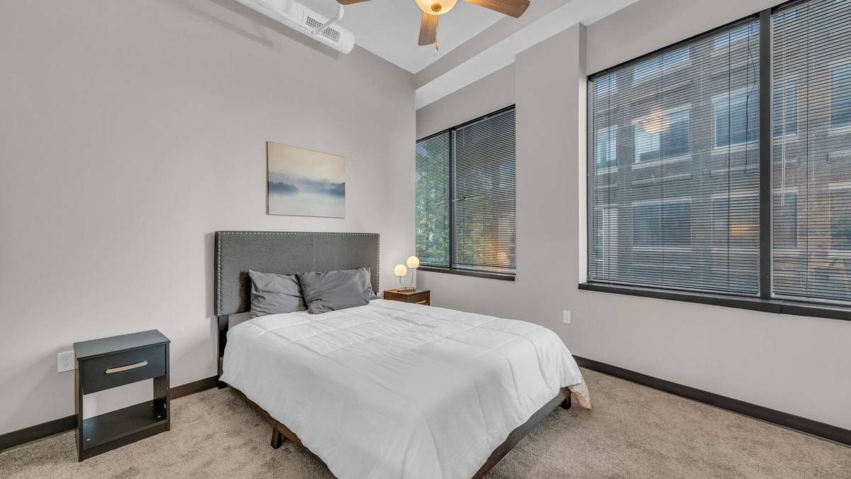 Waldron Apartment | Lovely 1bedroom/1bath in Kansas Free WiFi Parking Clean and Comfortable