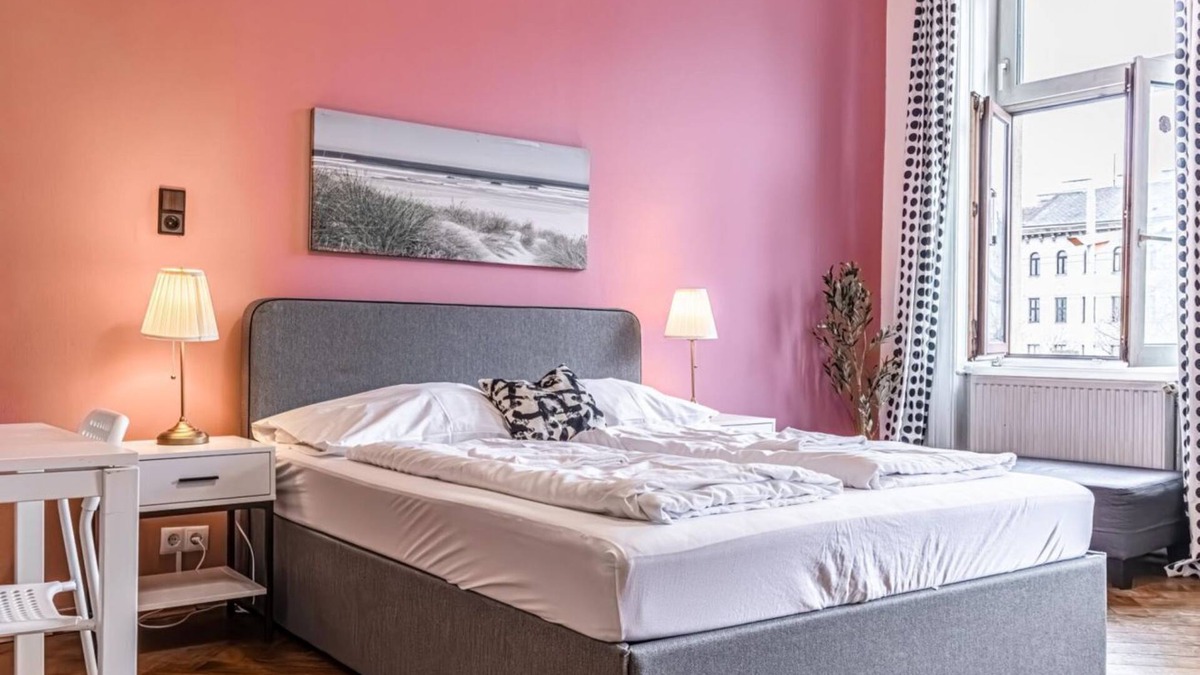 Wahring Apartment | Lovely 1BR Apt. near AKH Hospital