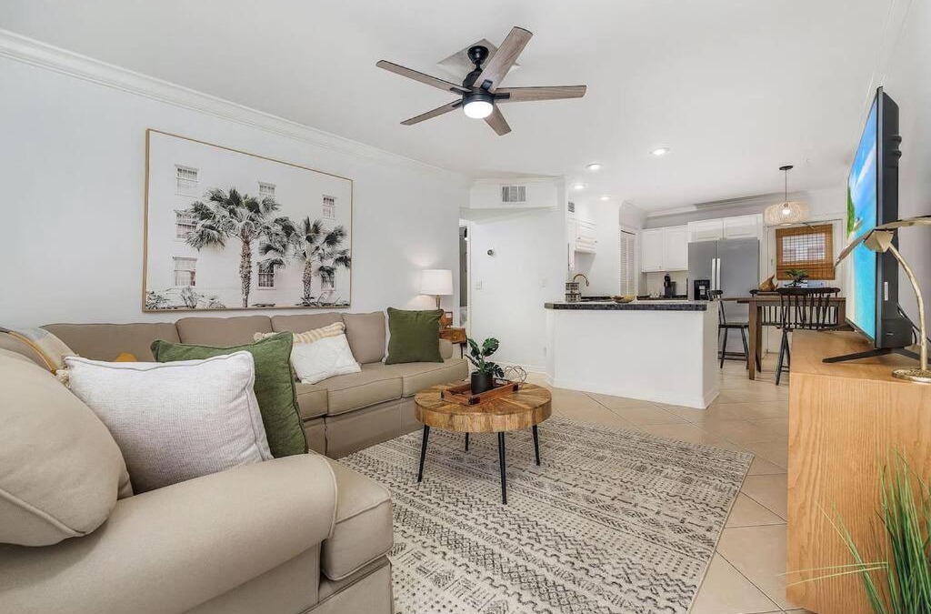 Lake Park House | Lovely 2-Bdr w/Patio, Lake Park!