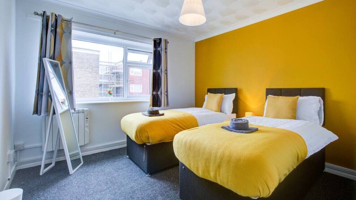 Lancing Apartment | Lovely 2 Bed apartment Near The sea