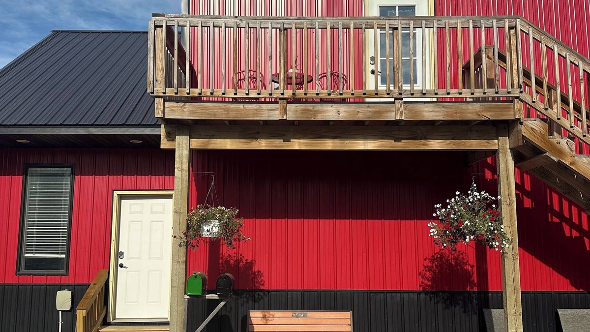 Thief River Falls Apartment | Lovely 2-bedroom apartment with AC in Thief River Falls overlooking the river.