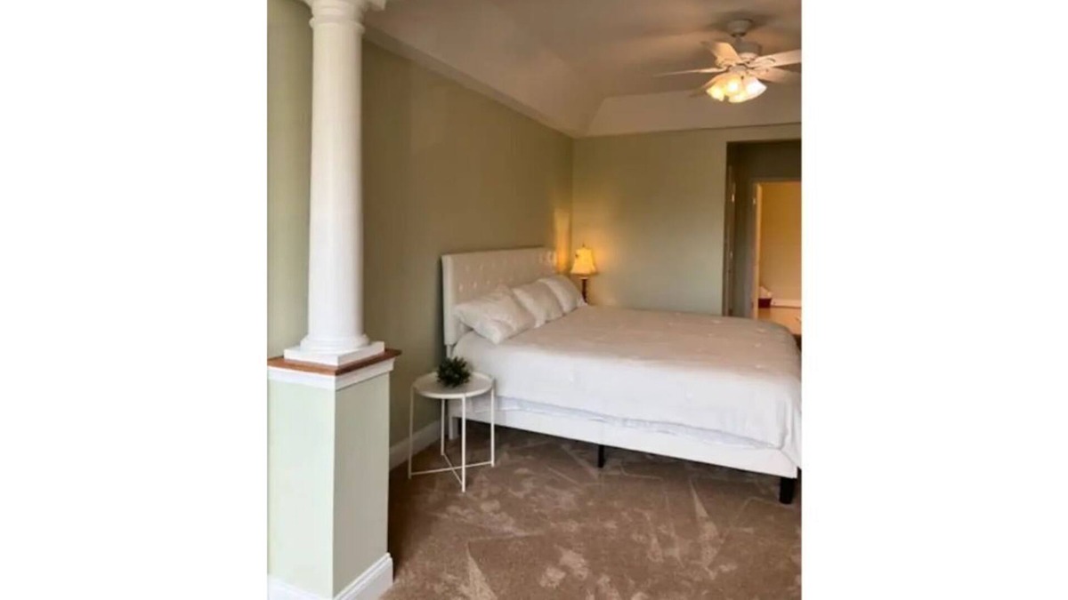 Clarksville Condo | Lovely 2-bedroom condo with fully equipped kitchen