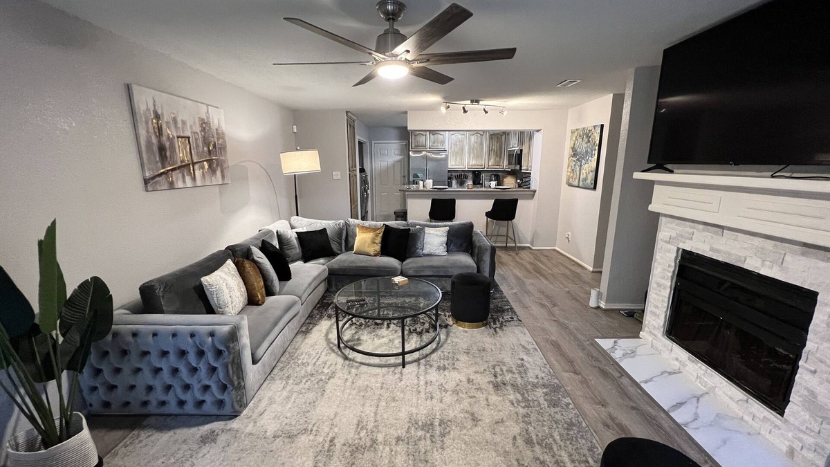 Astrodome Condo | Lovely 2-Bedroom Condo w/garage, pool & tennis court