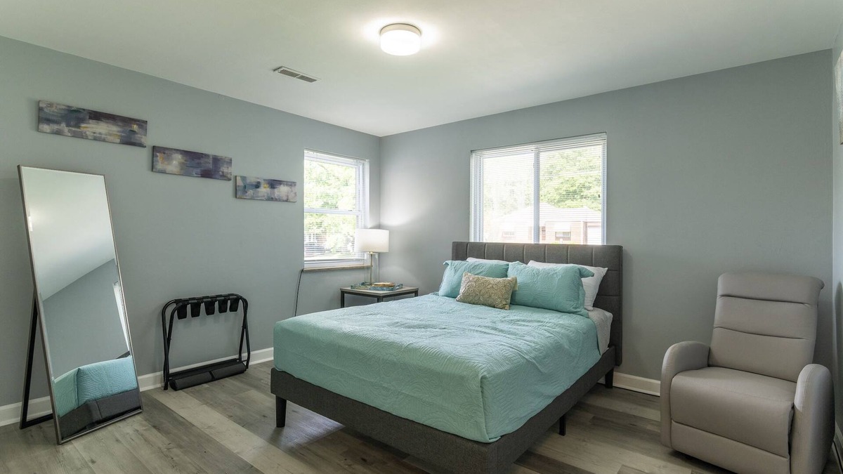 Covedale House | Lovely 2 bedroom home in a quiet safe neighborhood