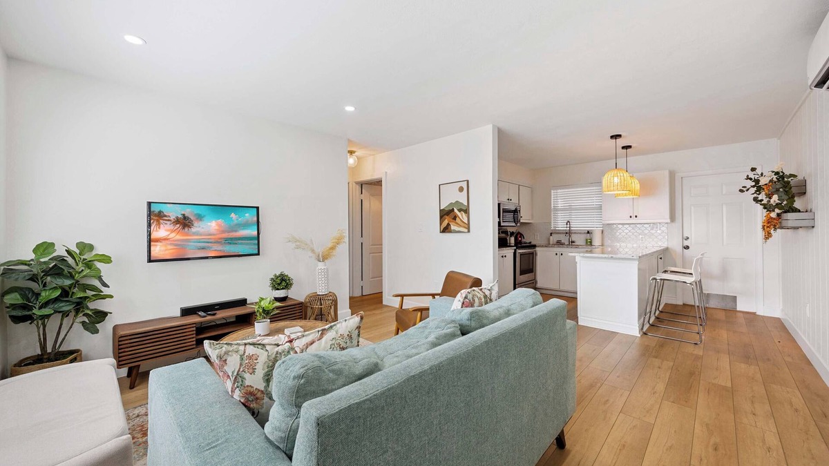 Central Naples House | Lovely 2-bedroom house with AC in Naples
