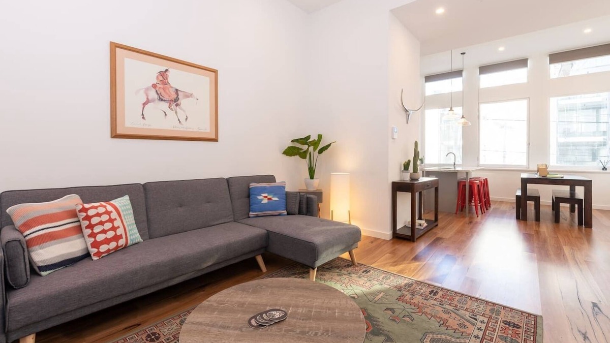 Brunswick House | Lovely 2 Bedroom Rental with Parking