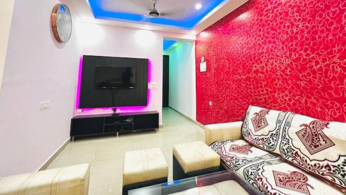 Ghaziabad Apartment | Lovely 2 BHK flat fullyfurnished