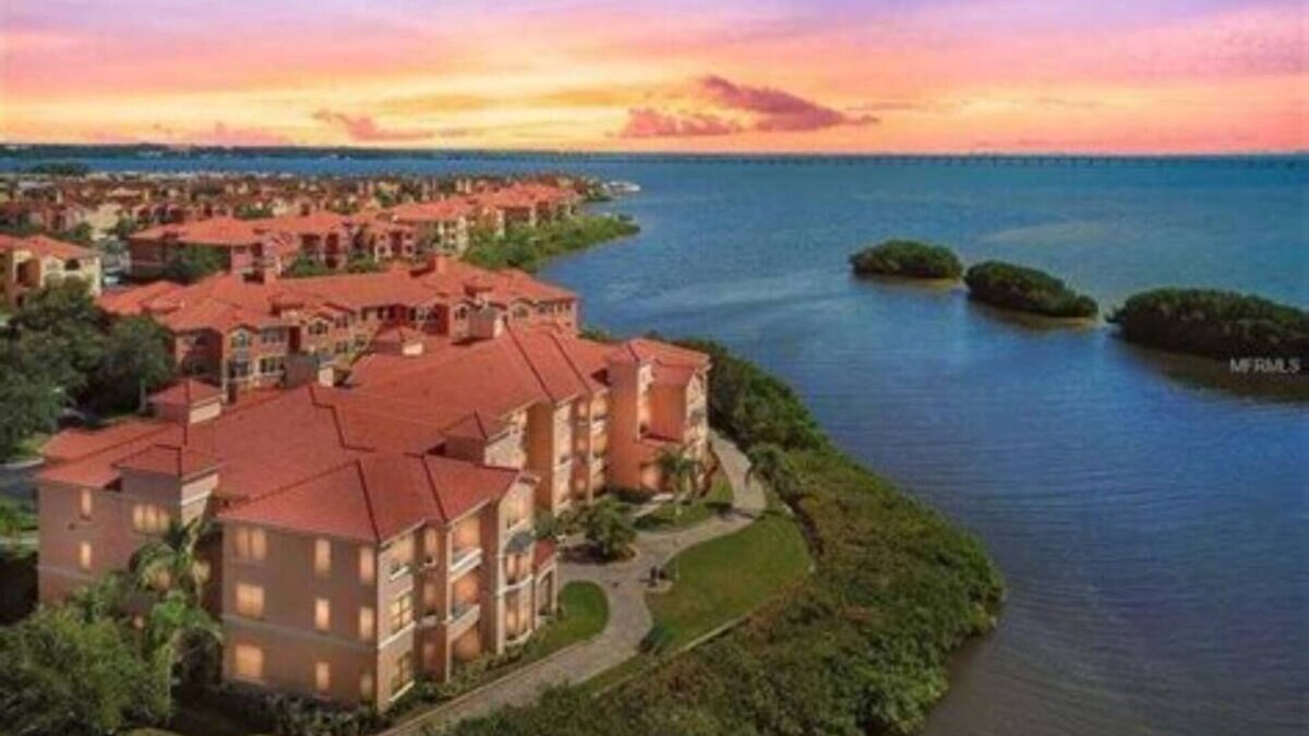 Cove Cay Condo | Lovely 2 BR Waterfront Condo Balcony Grand Venezia