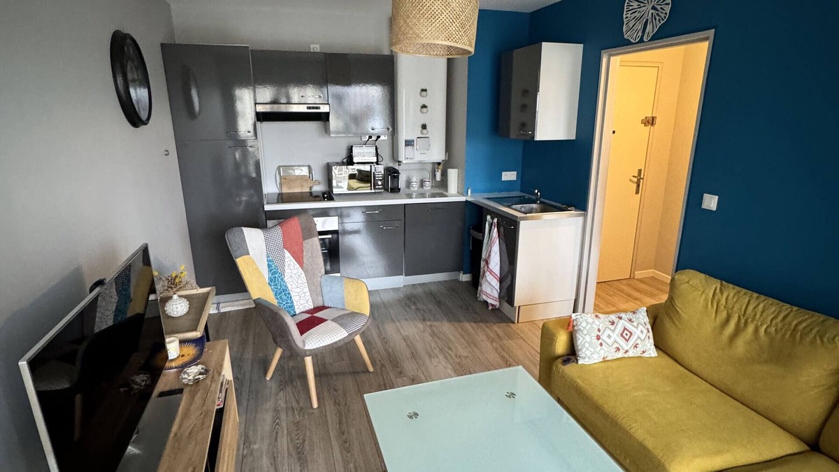 Villers-sur-Mer Apartment | Lovely 2-room apartment with balcony and parking in Villers-sur-Mer