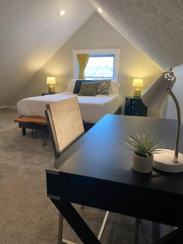 Mount Adams House | Lovely 2bd in Mount Adams near Downtown and OTR