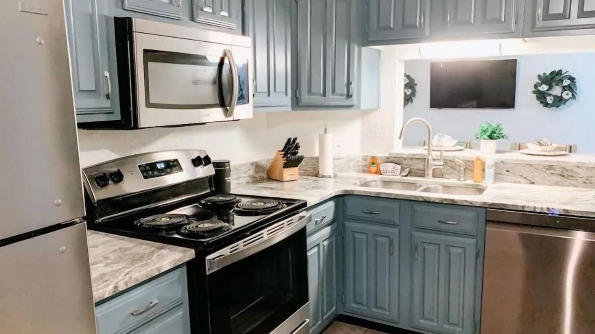 Shreveport Condo | Lovely 2BR/2BA Condo with indoor/outdoor living