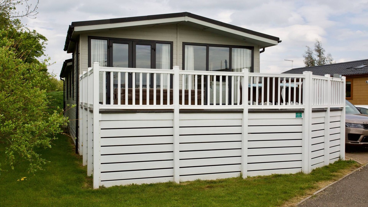 Ely Cabin | Lovely 3-Bed Cottage in Ely