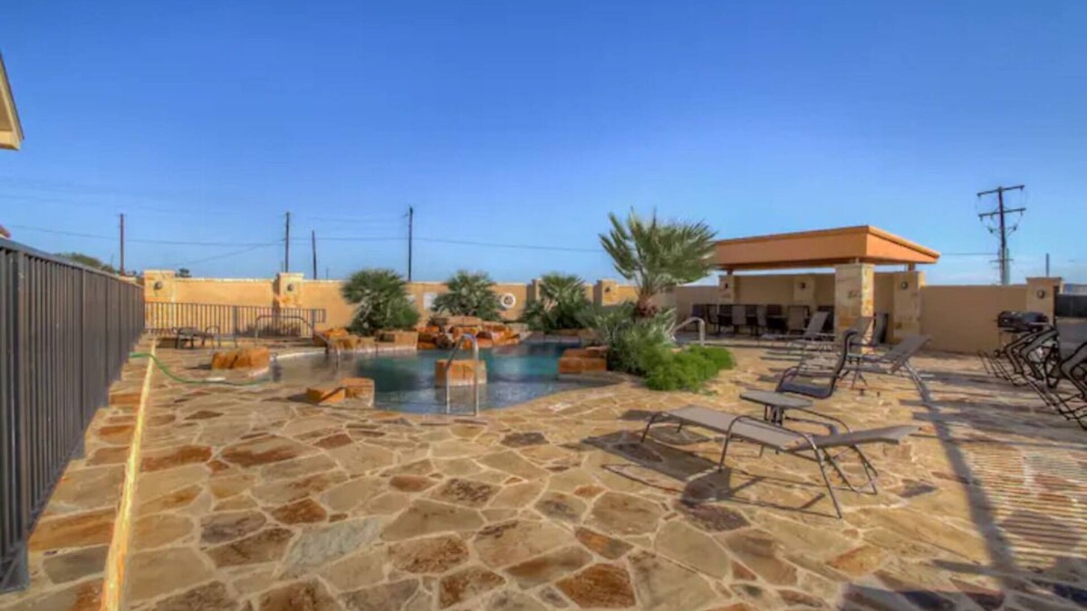 Amistad National Recreational Area Condo | Lovely 3 bedroom condo with pool on Lake Amistad