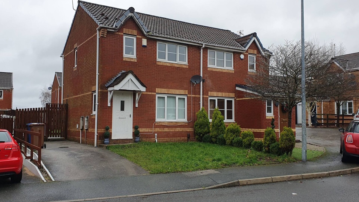 Little Hulton House | Lovely 3 Bedroom House in Manchester