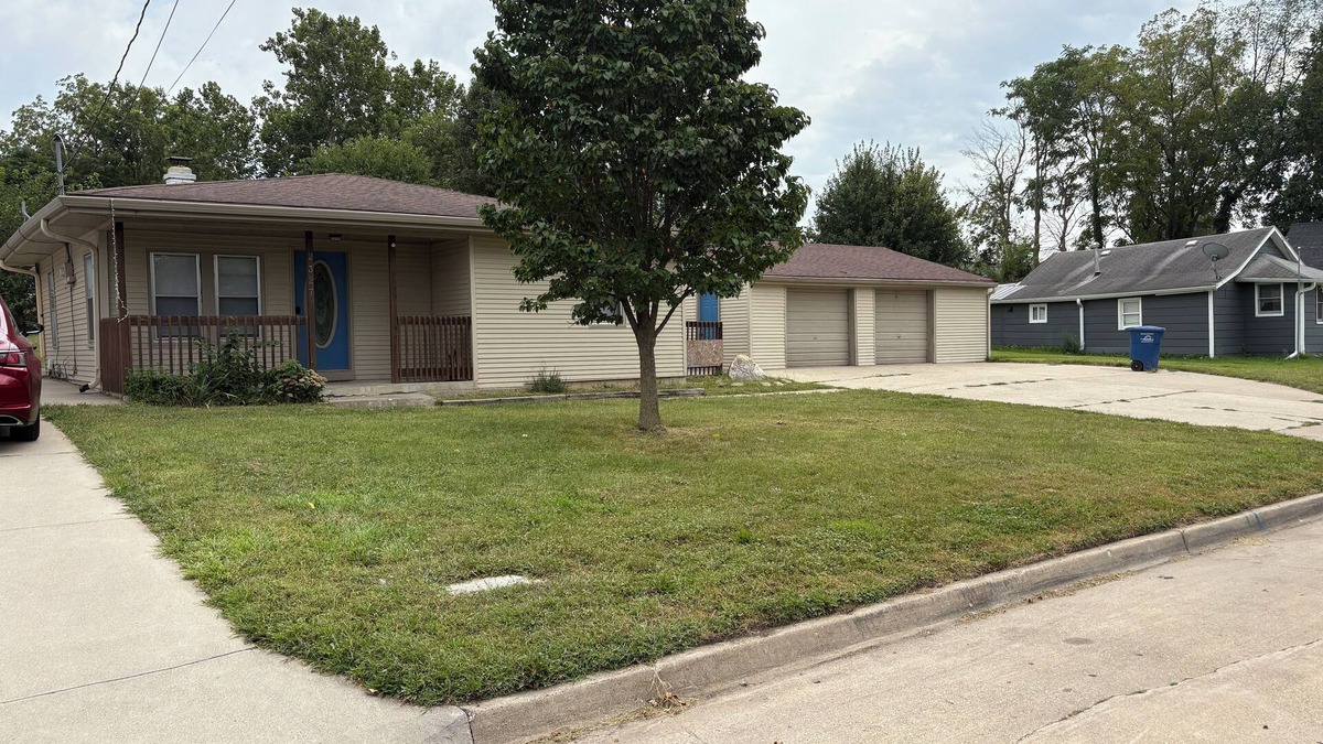 Berwick House | Lovely 3-bedroom house with AC in Des Moines
