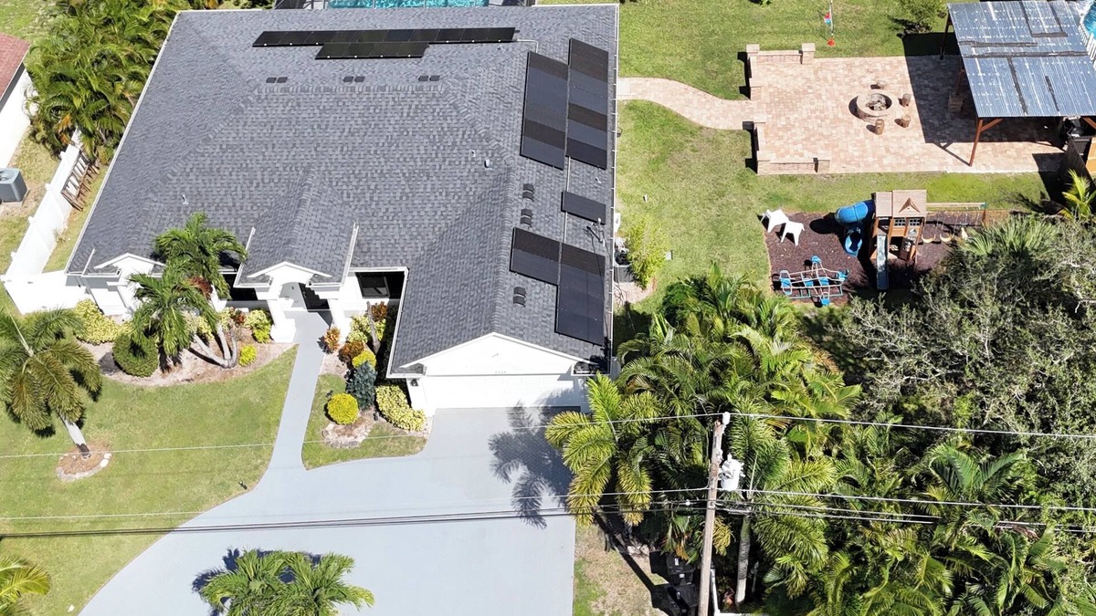 Port Saint Lucie House | Lovely 3 bedroom house, fitness room, heated pool, kids park, barbecue fire pit