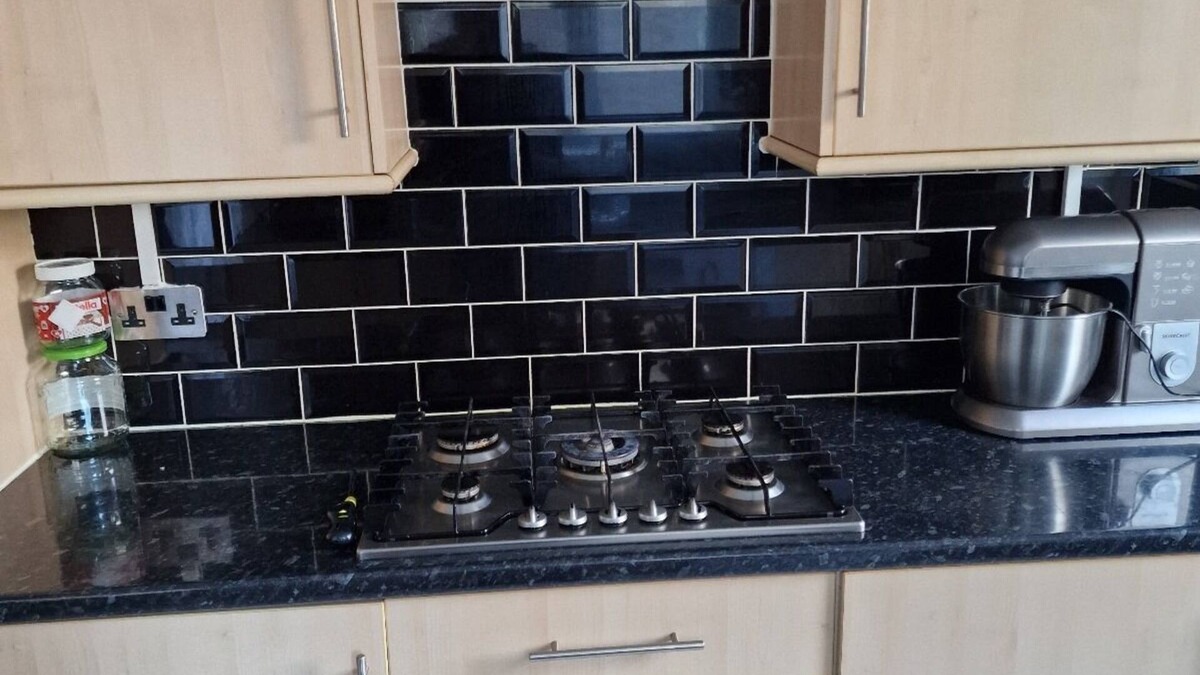 Walthamstow House | Lovely 4-bedroom house, 5 minutes from three stations, loads of local shops.