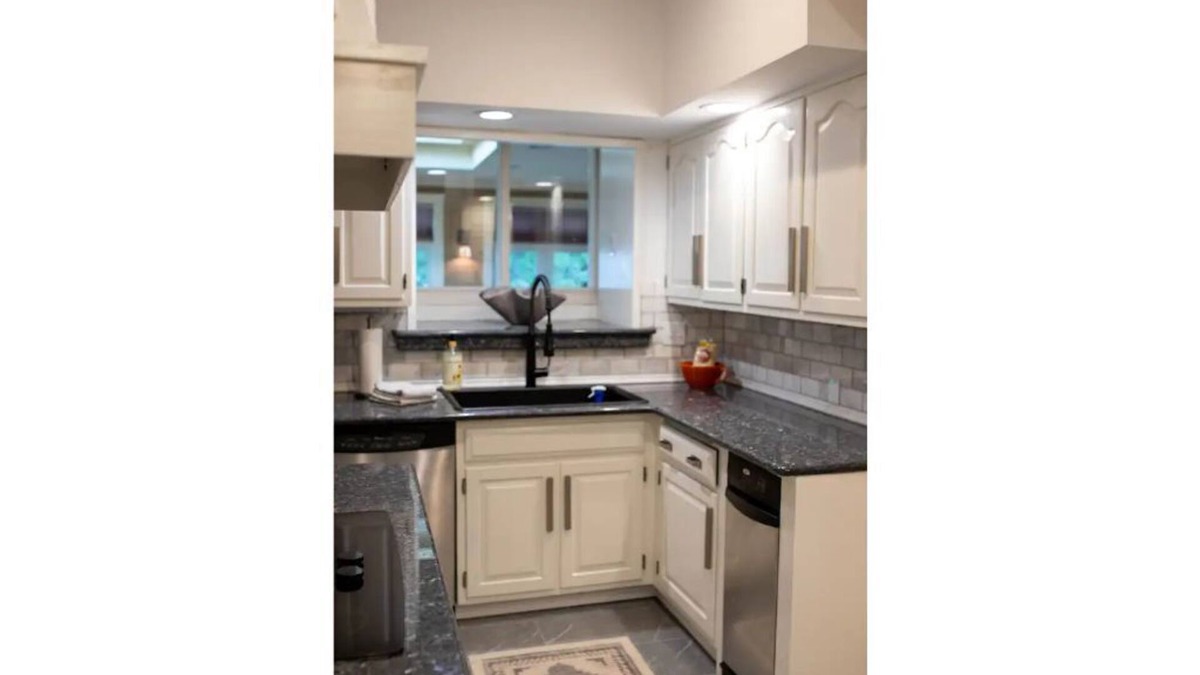 Scranton Apartment | Lovely 4 bedroom rental with spacious master suite