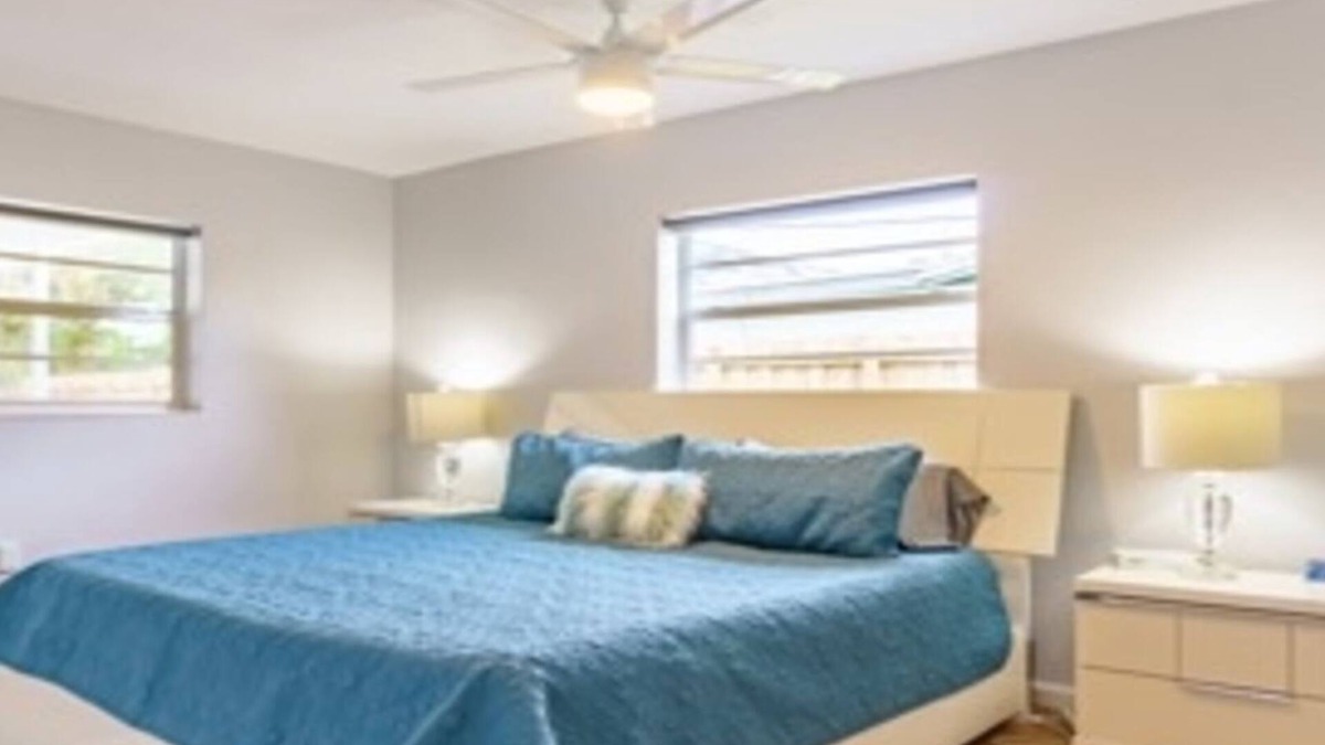 Boulevard Heights Villa | Lovely 4br Newly redone pool home