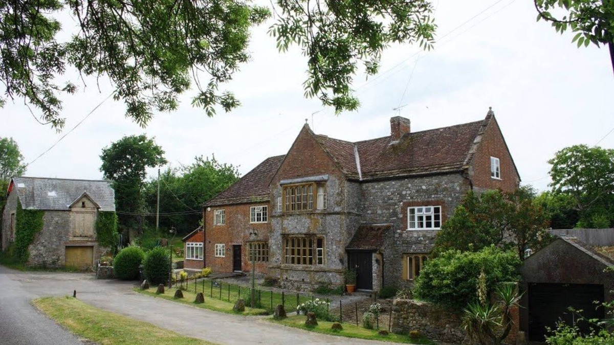 Eleighwater House | Lovely 5-Bed House near Ilminster and for Families