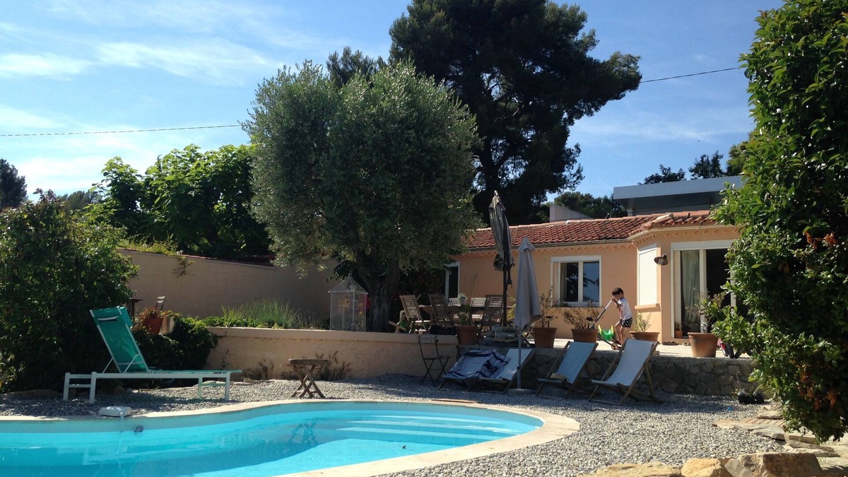 Ceyreste House | Lovely air-conditioned vacation home with swimming pool 3km from the sea.