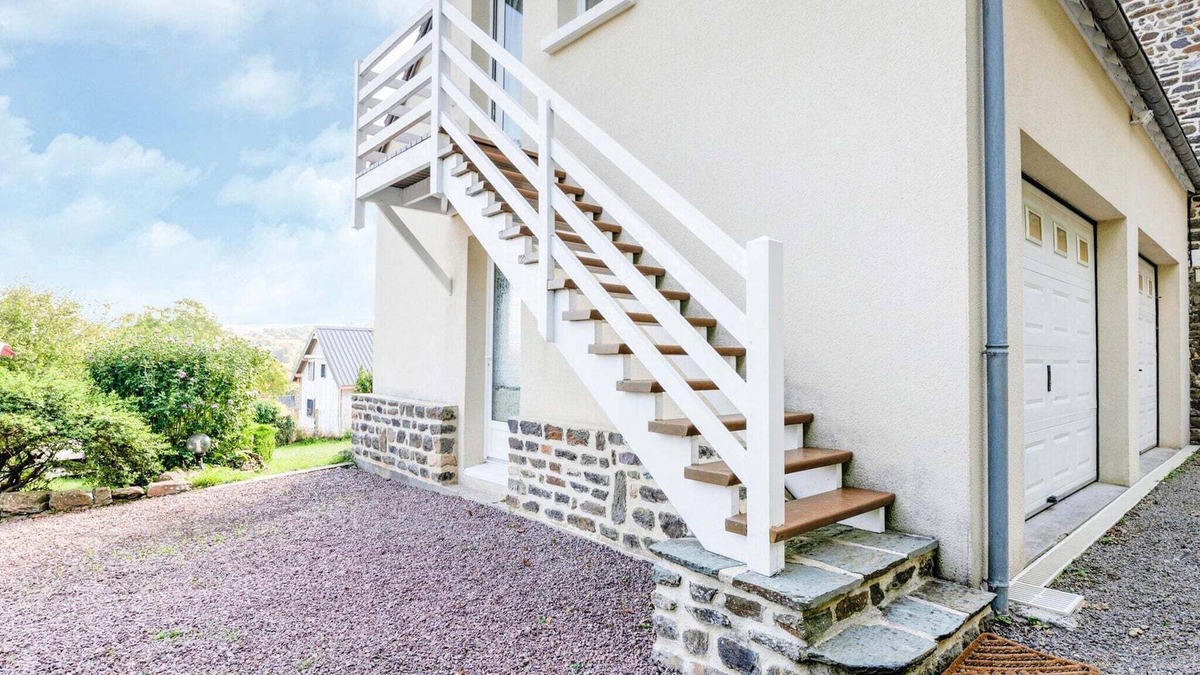 Saint-Remy Apartment | Lovely Apartment in Saint Remy sur Orne with Terrace