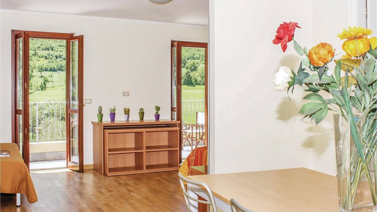 Santi Apartment | Lovely apartment with fantastic views of the rich green countryside in Borgo Santi di Preturo.
