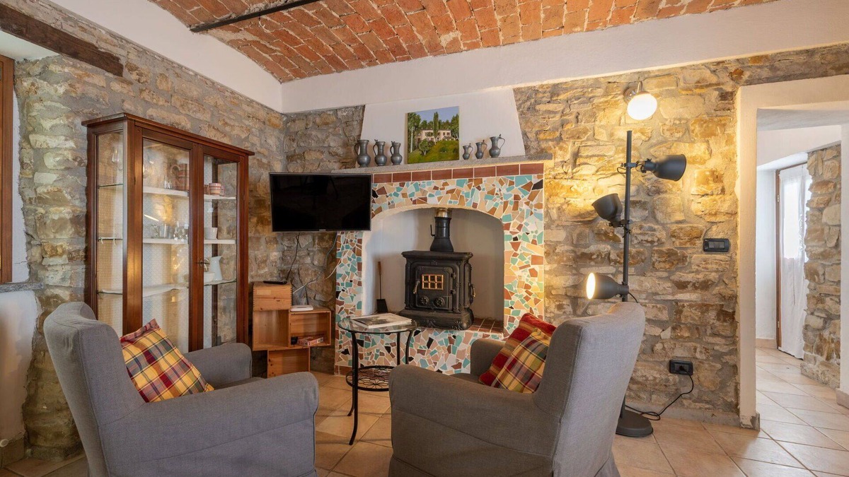 Monastero Bormida Apartment | Lovely apartment for 2 guests with WIFI, pool and TV