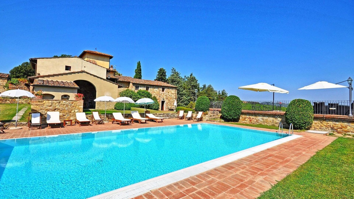 San Casciano in Val di Pesa Apartment | Lovely apartment for 4 people with WIFI, pool, A/C, TV and pets allowed, close to Greve In Chianti